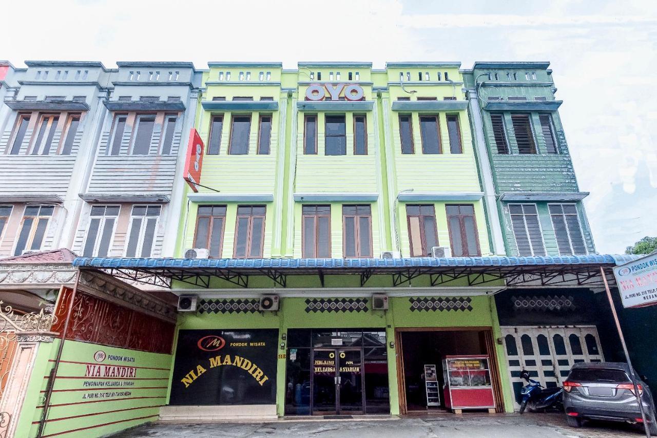 Oyo 723 Penginapan Nia Mandiri Syariah Medan Exteriér fotografie