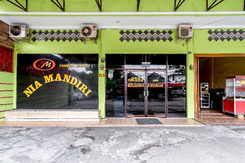 Oyo 723 Penginapan Nia Mandiri Syariah Medan Exteriér fotografie