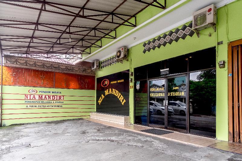 Oyo 723 Penginapan Nia Mandiri Syariah Medan Exteriér fotografie